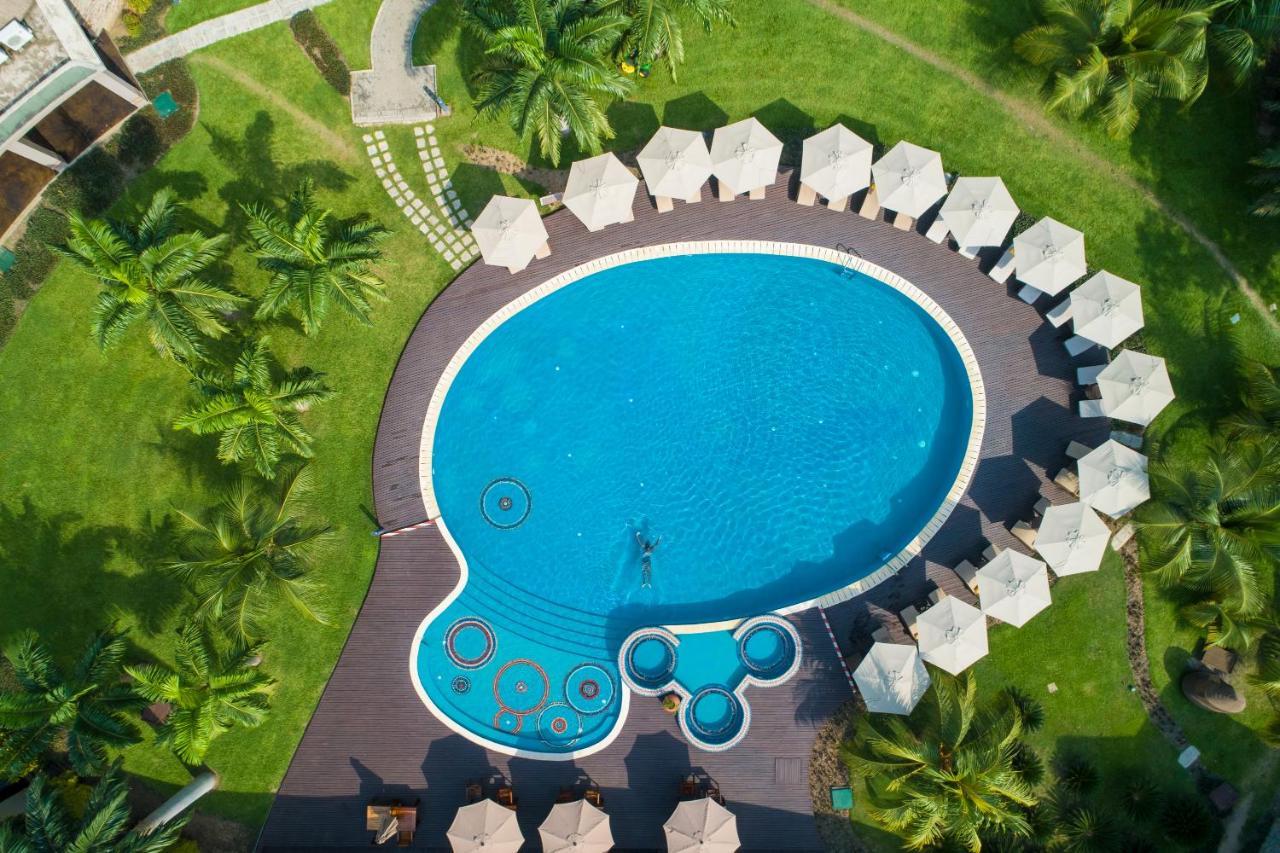 The Royal Senchi Hotel And Resort Akosombo Exterior photo